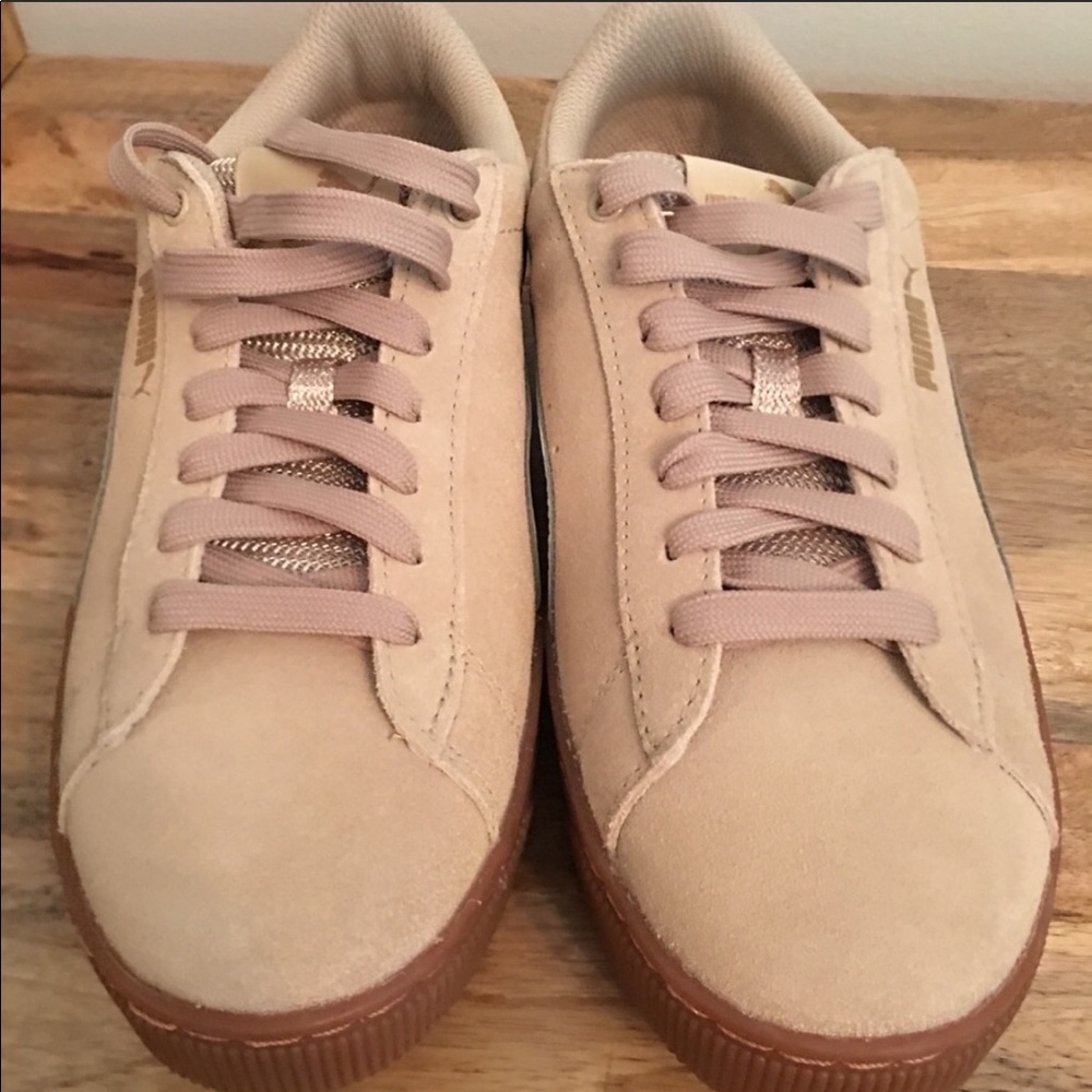 NWOB Puma Vikky Platform Sneakers - Picture 2 of 5